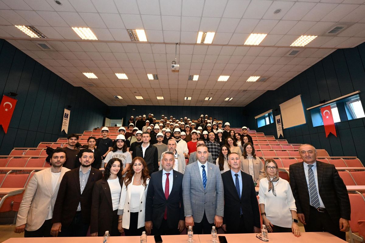 Törenin toplu fotoğrafı